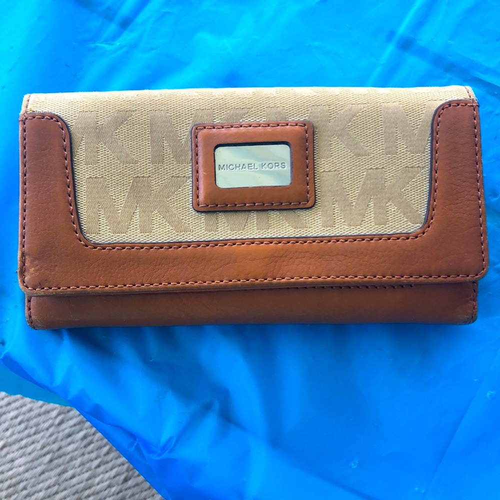 Michael Kors wallet
